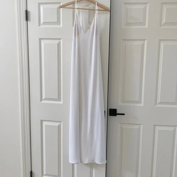 Alice + Olivia | Dresses | Alice Olivia White Maxi Dress | Poshmark